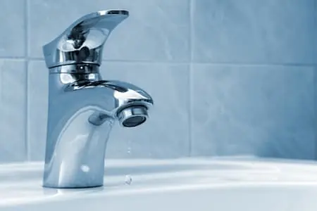 3-reasons-to-hire-a-plumber-for-sink-repairs